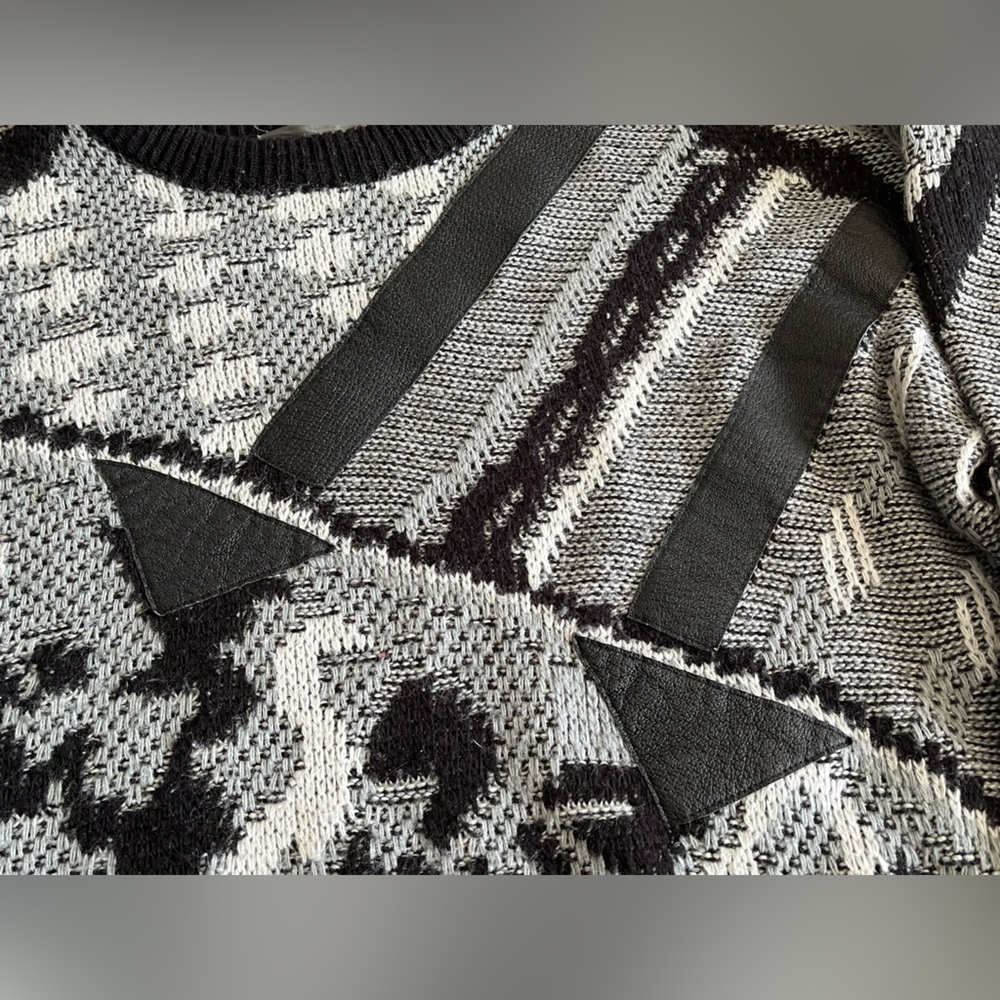 Vintage Black and Gray Patterned Sweater - Picture 2 of 4